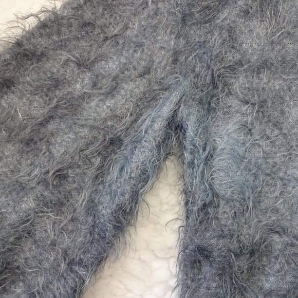 French Boutique Blue textured sweater, V-neck bell sleeve pointed hem M - Picture 4 of 10